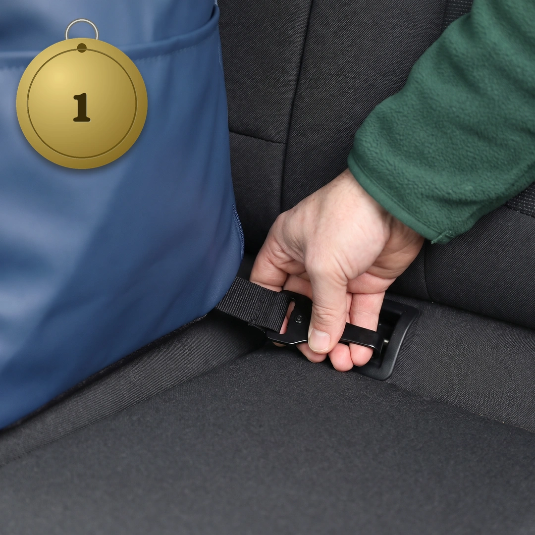 Attaches Isofix poussées dans les ancrages